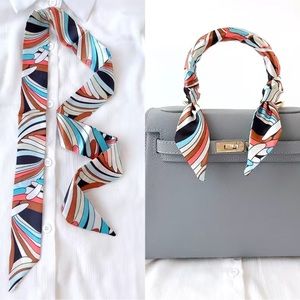 🧡NWT-Purse Twilly Orange & Blue Swirl 🧡